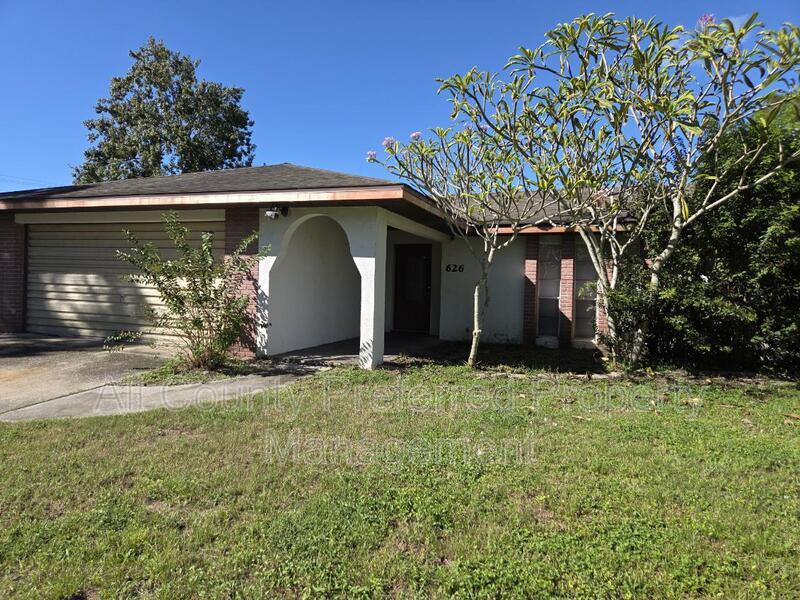 Palm Bay House: 626 Fairhaven Street NE