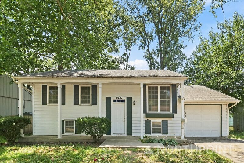 Independence House: 18607 E Susquehanna Rdg