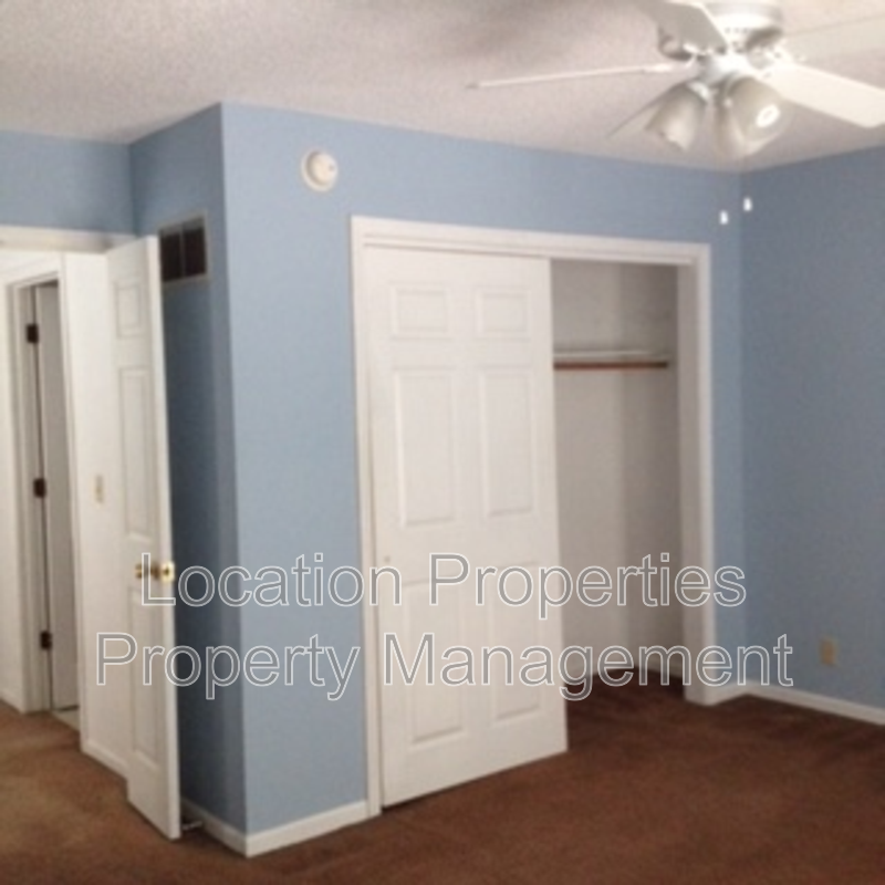 828 Maine Street, Lawrence, Kansas rental photo 6 of 13