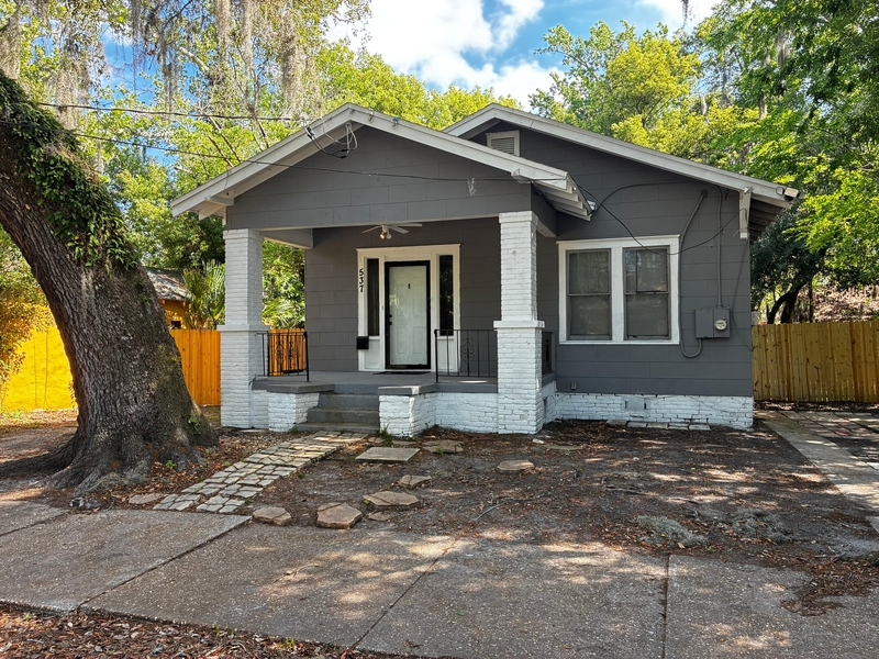 Jacksonville House: 537 Alder Street .