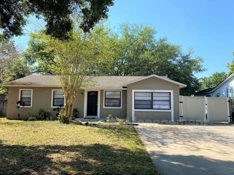 Orlando House: 14122 Newcomb Ave