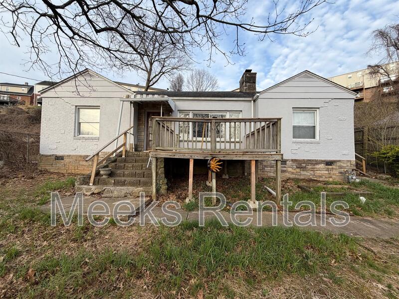 Charleston House: 1418 Ravinia Rd.