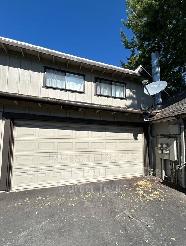 Sparks House: 1706 London Circle