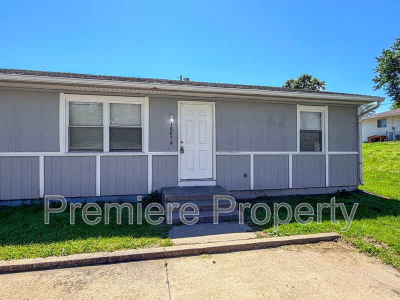 Independence Townhome: 18874 E Wigwam Dr