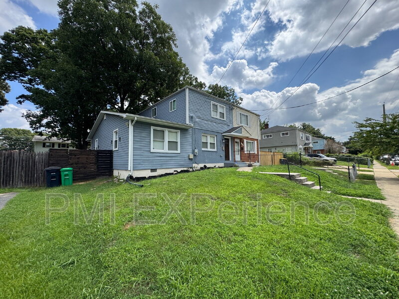 Suitland House: 2304 Lakewood Street