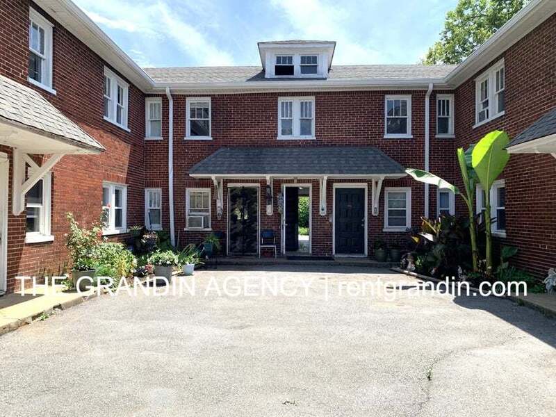 Roanoke House: 1624 Chapman Avenue Southwest