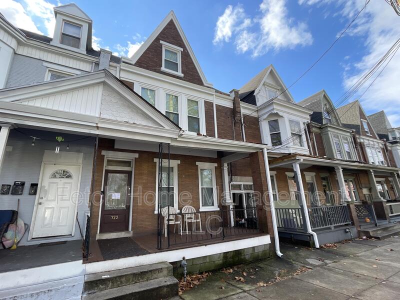 Lancaster House: 722 East King Street - Room 7