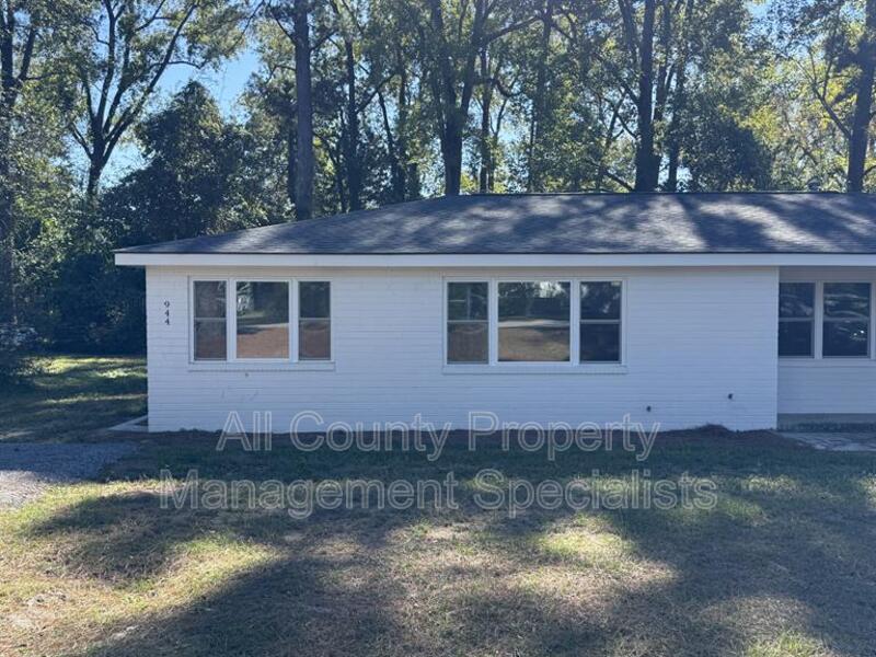 Main image for 944 Park St
