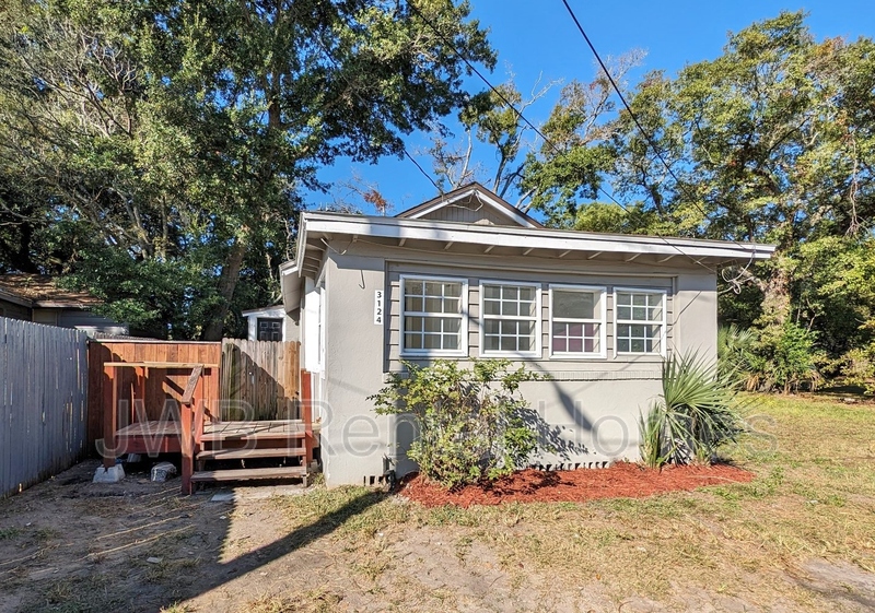 Jacksonville House: 3124 Plateau St