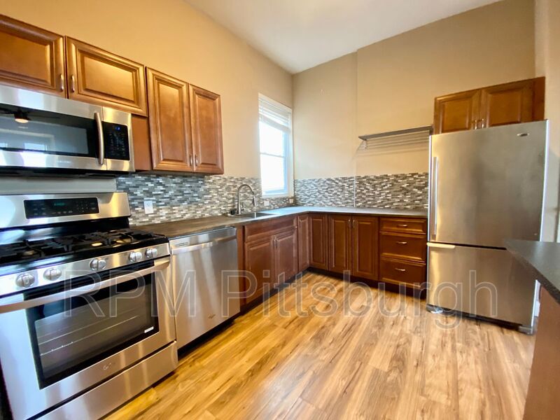 Pittsburgh House: 1305 Allegheny Ave.