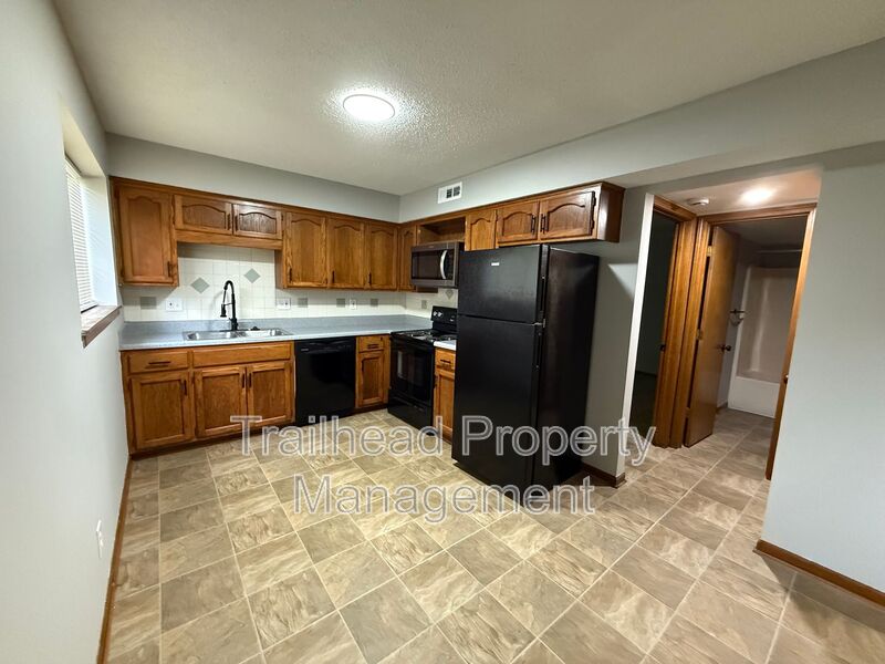 Blue Springs House: 3405 NW Duncan Rd