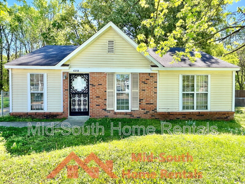 Memphis House: 4258 Briarberry Ln