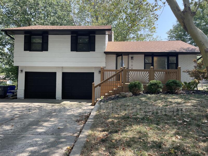 Olathe House: 708 South Church Street