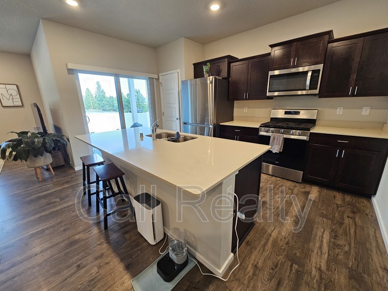 Request a Viewing for 3216 N Stanley Rd Tenant Turner