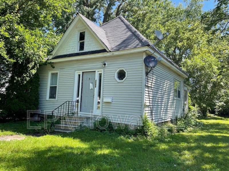 Waterloo House: 1148 Columbia St.