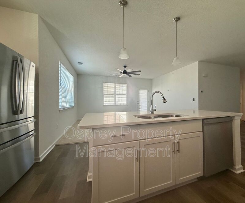 Top-Floor Corner Condo in Virginia Beach - Photo 3