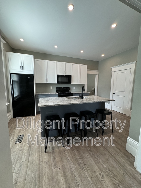 Peterborough House: 201 - 203 Rubidge St