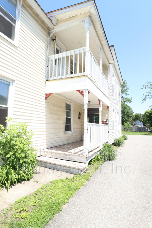 Burlington House: 128 North Winooski Avenue