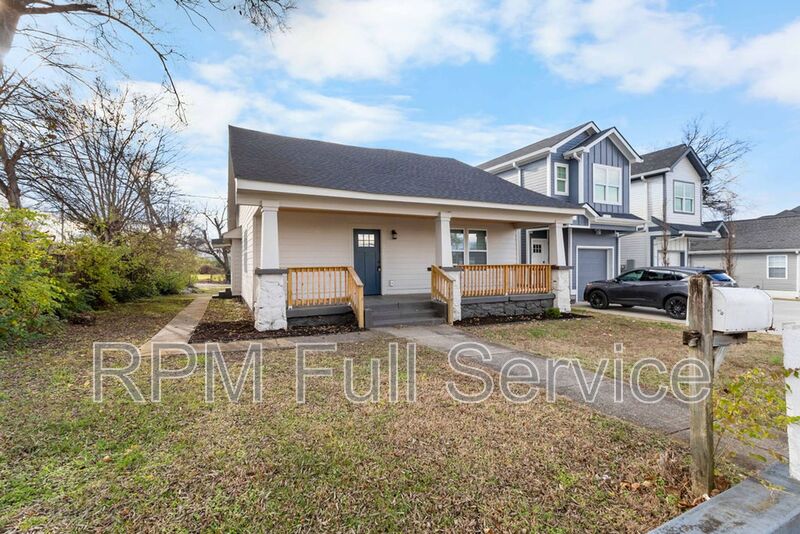 Nashville House: 1405 14th Avenue N