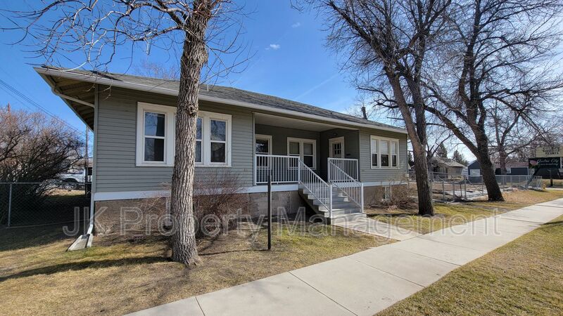 Great Falls Condo: 511 14TH ST N