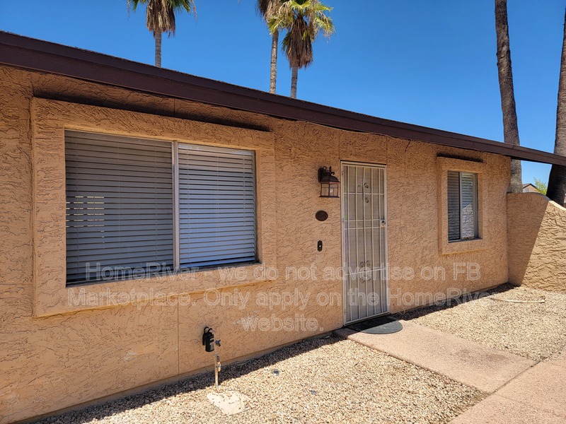 Phoenix Condo: 18240 N 41st St