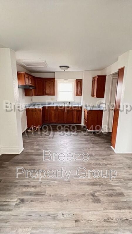 Toledo House: 1912 Greenwood Ave