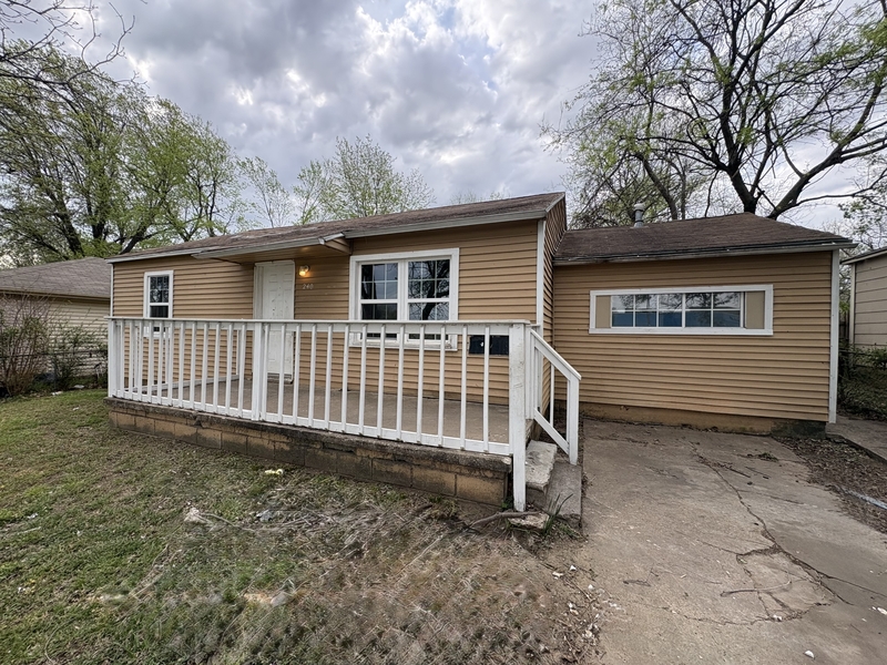 Tulsa House: 240 E 30th St N, 1
