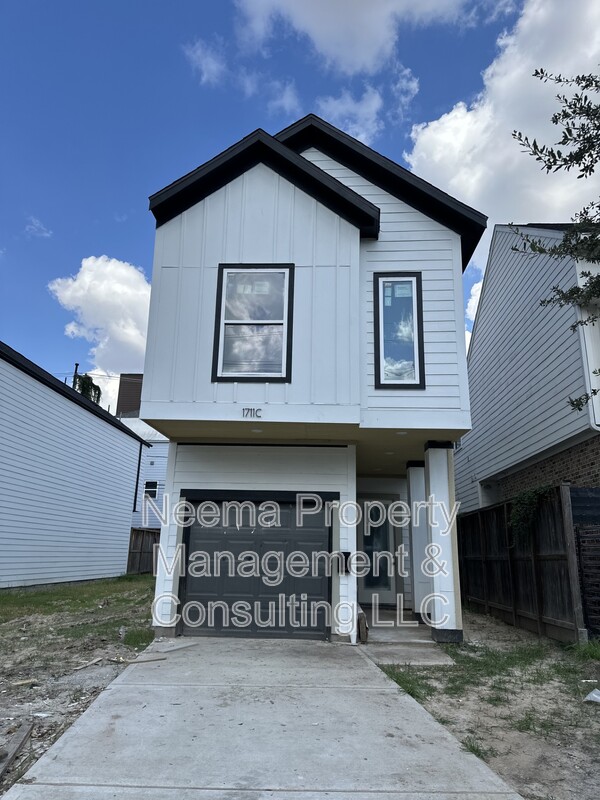 Houston Townhome: 1711 Ruth St Unit C - 1