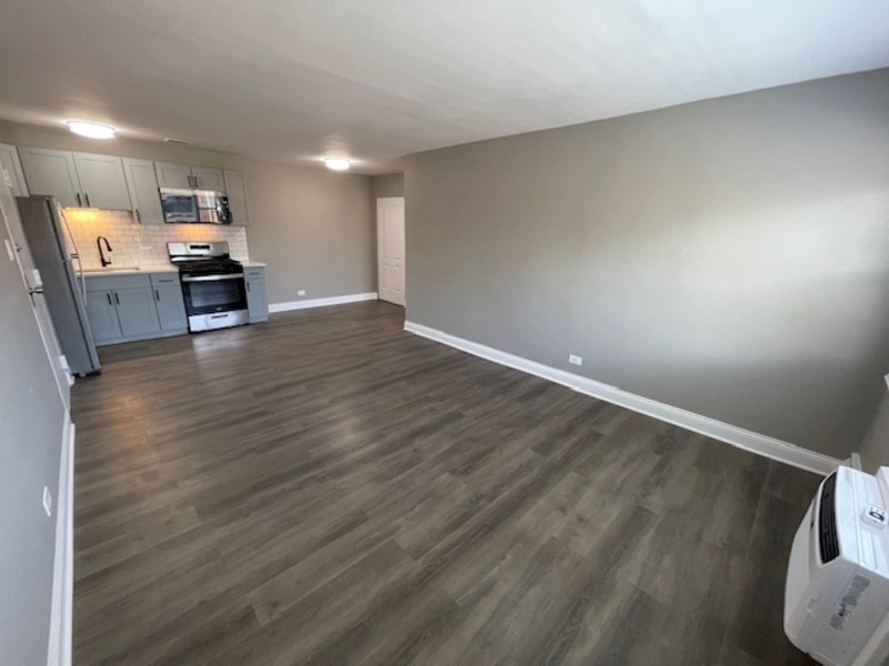 Arlington Heights Condo: 15 North Dryden Place - 15-3E