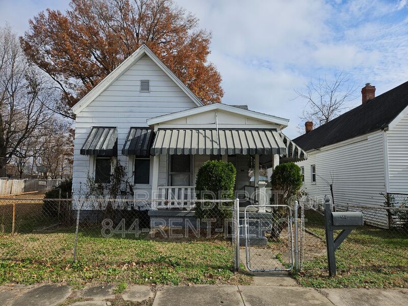 Evansville House: 304 S Grand Ave