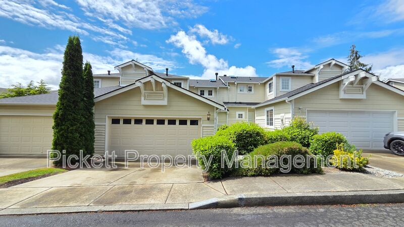 Silverdale House: 11615 Breckenridge Ln NW