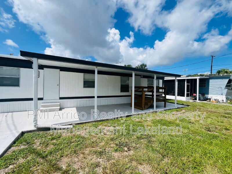Winter haven House: 550 Woodpecker Pike