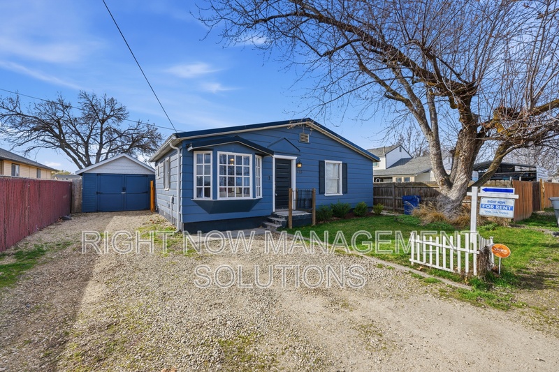 Caldwell House: 415 West Linden Street