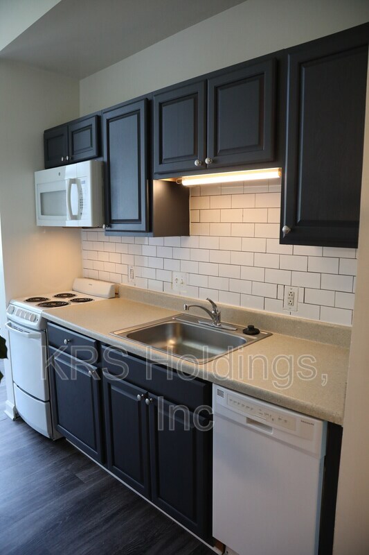 Richmond Apartment: 1411 Bainbridge St