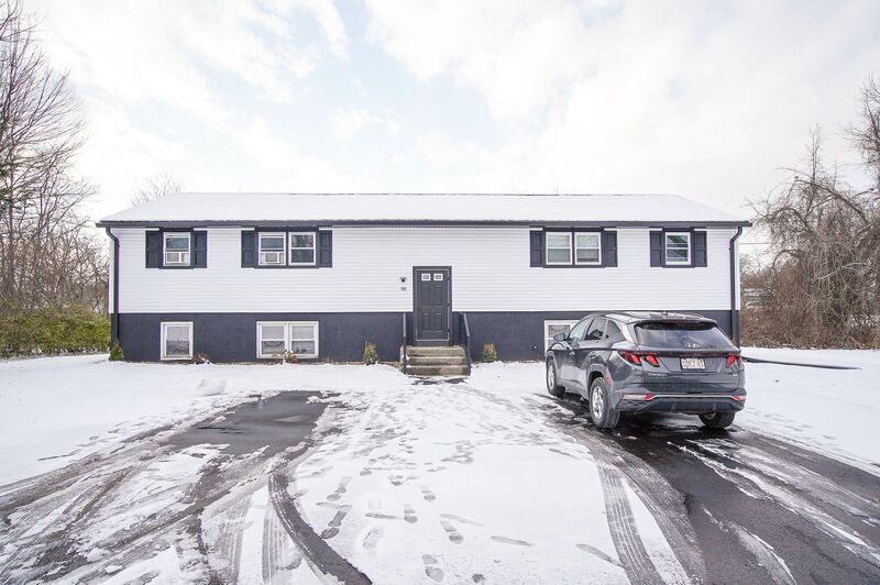 Agawam Condo: 98 N Alhambra Cir