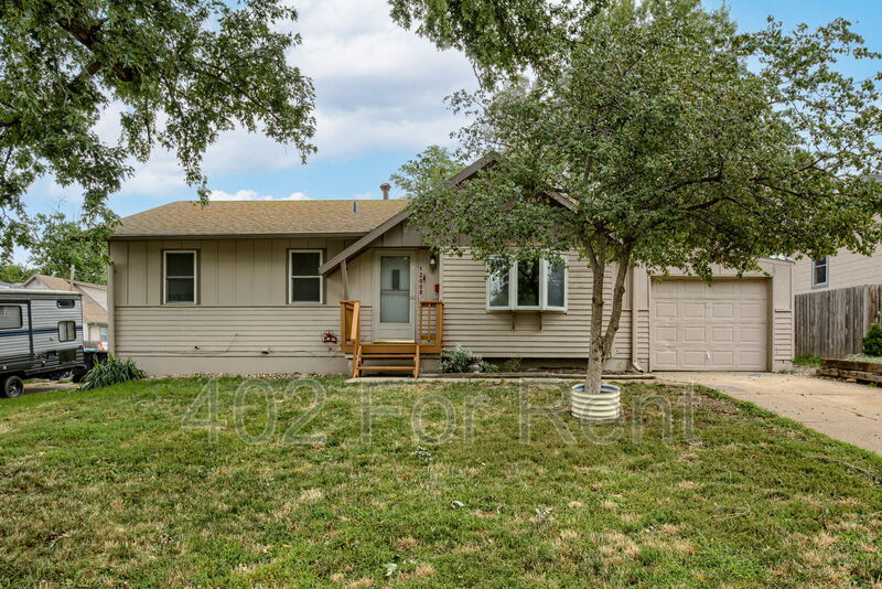 Omaha House: 12008 Pedersen Drive