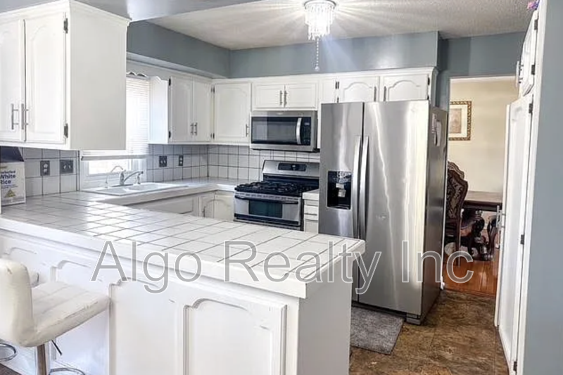 Brooklyn Park House: 8125 Georgia Court North