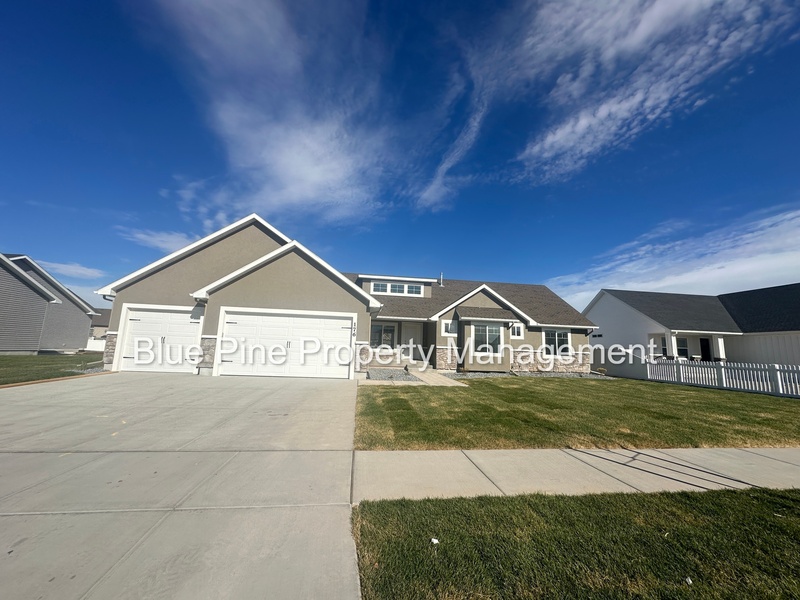 Idaho Falls House: 176 Hideout Drive