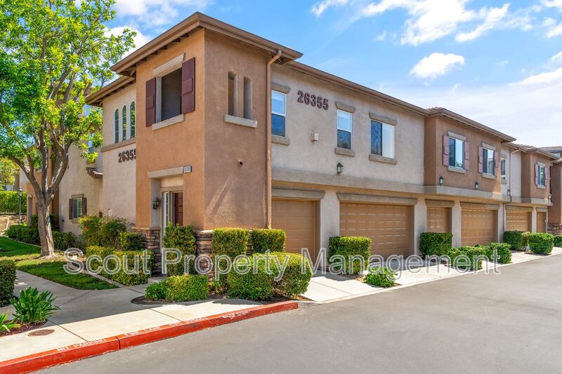 Murrieta Condo: 26355 Arboretum Way;