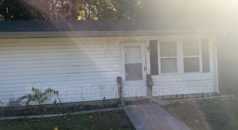 Henderson House: 1741 Old Epsom Rd.