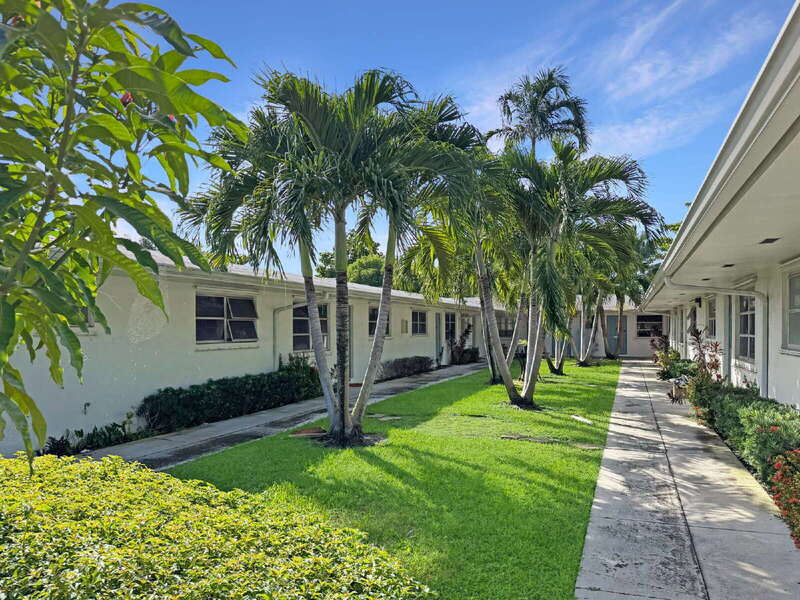 Hollywood Condo: 2236 Jackson Street