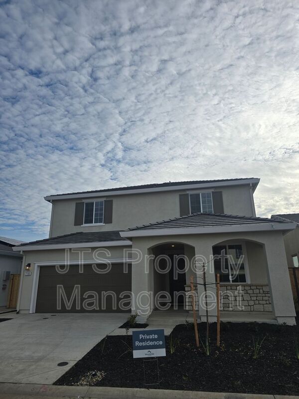 Roseville House: 7193 Great Copper Street