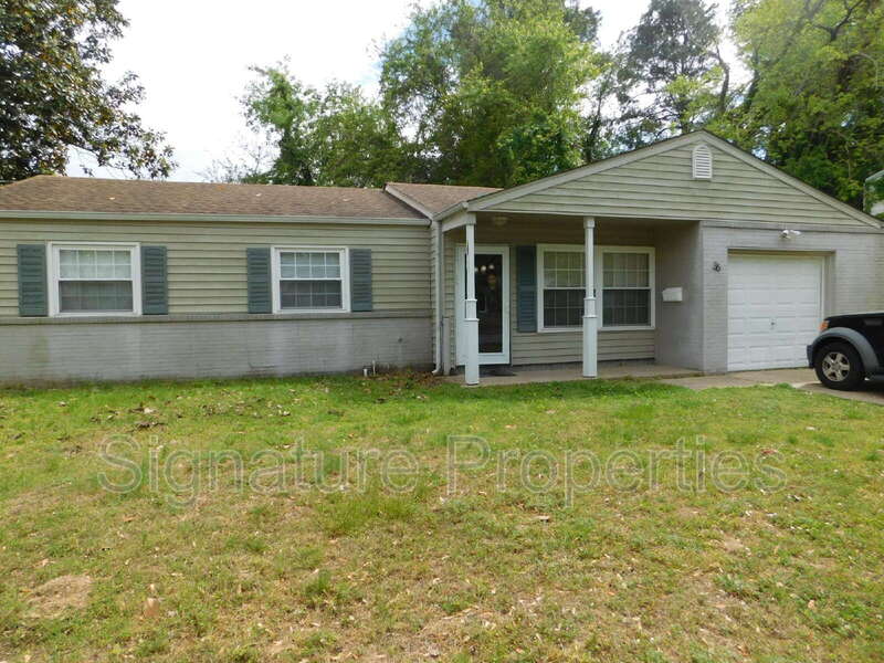 Hampton House: 36 Deerfield Blvd