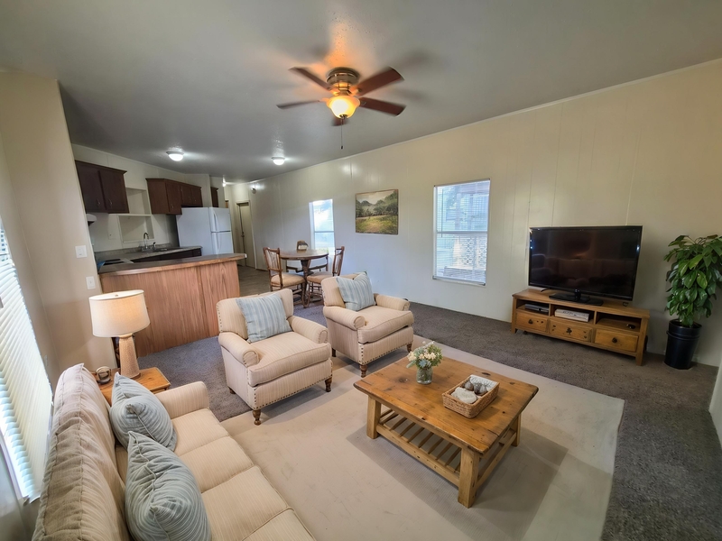 Alvin Condo: 775 Steele Rd, #01