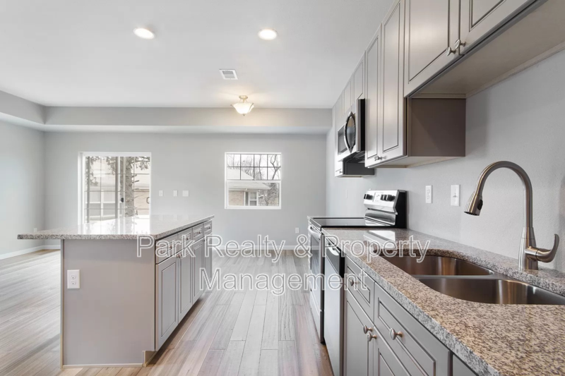Aurora House: 2671 Sable Blvd