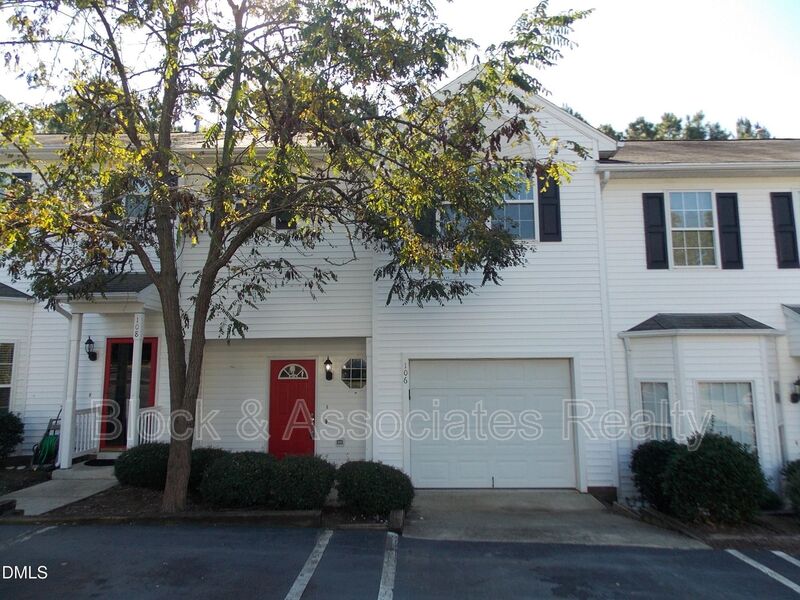Cary House: 106 Pointe Crest Court