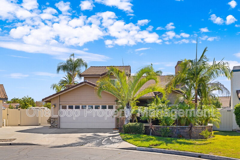 Lakeside House: 10120 Paseo Palmas Drive