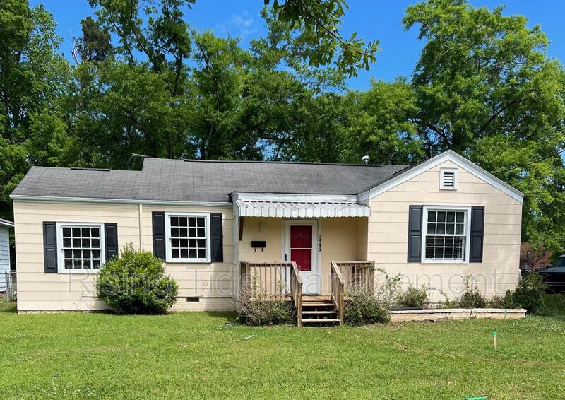 Montgomery House: 2447 E 6th St