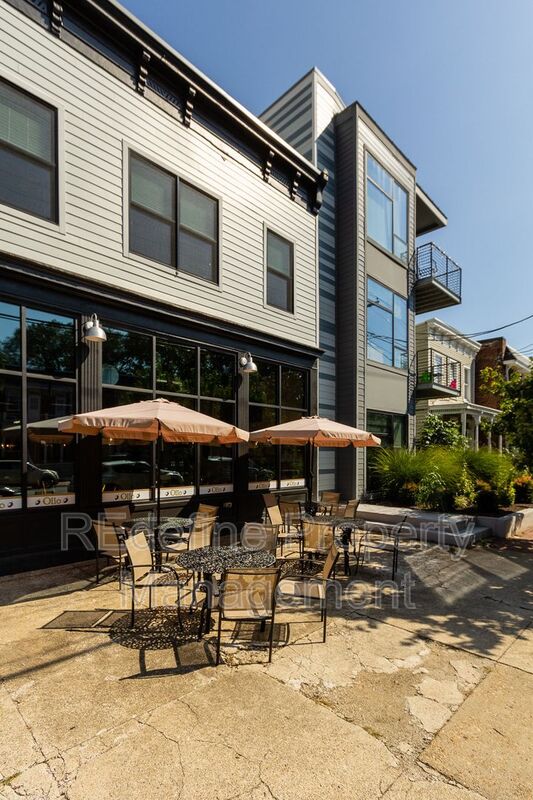 Request a Viewing for 2028 West Cary Street, Apt. 2 Tenant Turner