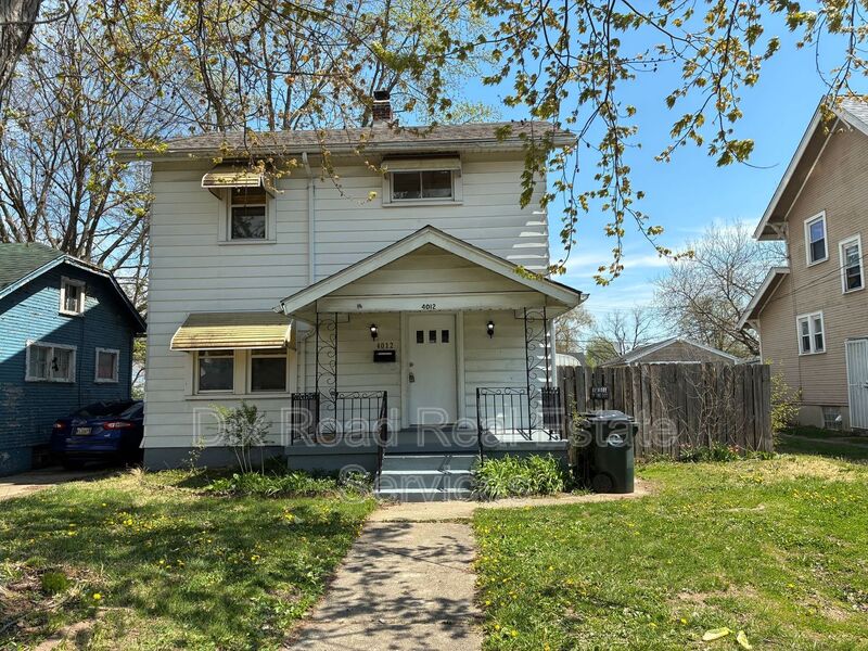 Dayton House: 4012 Old Riverside Drive